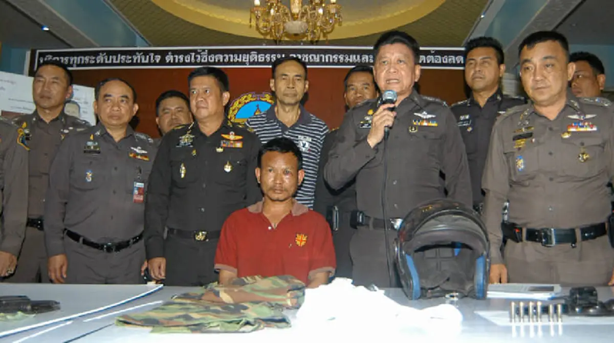 ปรองดองได้ก็ดี..แต่จะรอดฝั่งหรือไม่ ??  "ต่อตระกูล"  ย้อนภาพแดงเปลี่ยนผืนธงชาติไทยเหลือแค่  2 สี   ย้ำระวังเชื้อชั่วขบวนการเปลี่ยนระบอบฝังรากลึกขวางแผ่นดินสงบ??