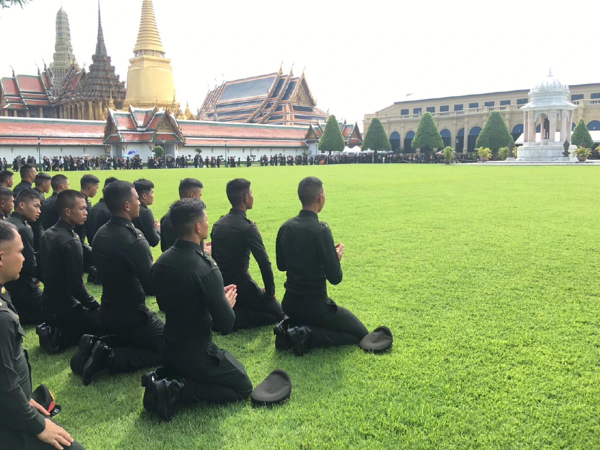 ผู้ทรงเป็นแรงบันดาลใจ...นักเรียนนายร้อยจปร. พร้อมใจกราบสักการะ ในหลวง ร.9 