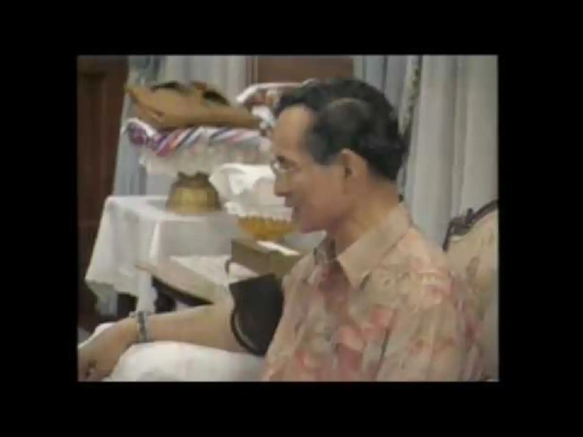 เป็นพระมหากรุณาธิคุณ! ที่ได้รับชม (คลิป) ในหลวงพระราชทานสัมภาษณ์เรื่องสุขภาพเมื่อปี ๒๕๓๘ ขอพระองค์ทรงพระเจริญ