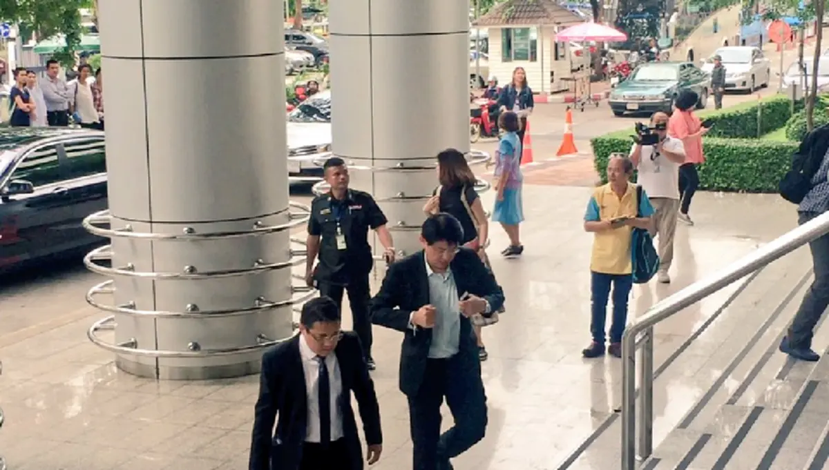เจออีกกระทง! อสส.สั่งฟ้อง "สรยุทธ" และพวกปลอมแปลงเอกสาร
