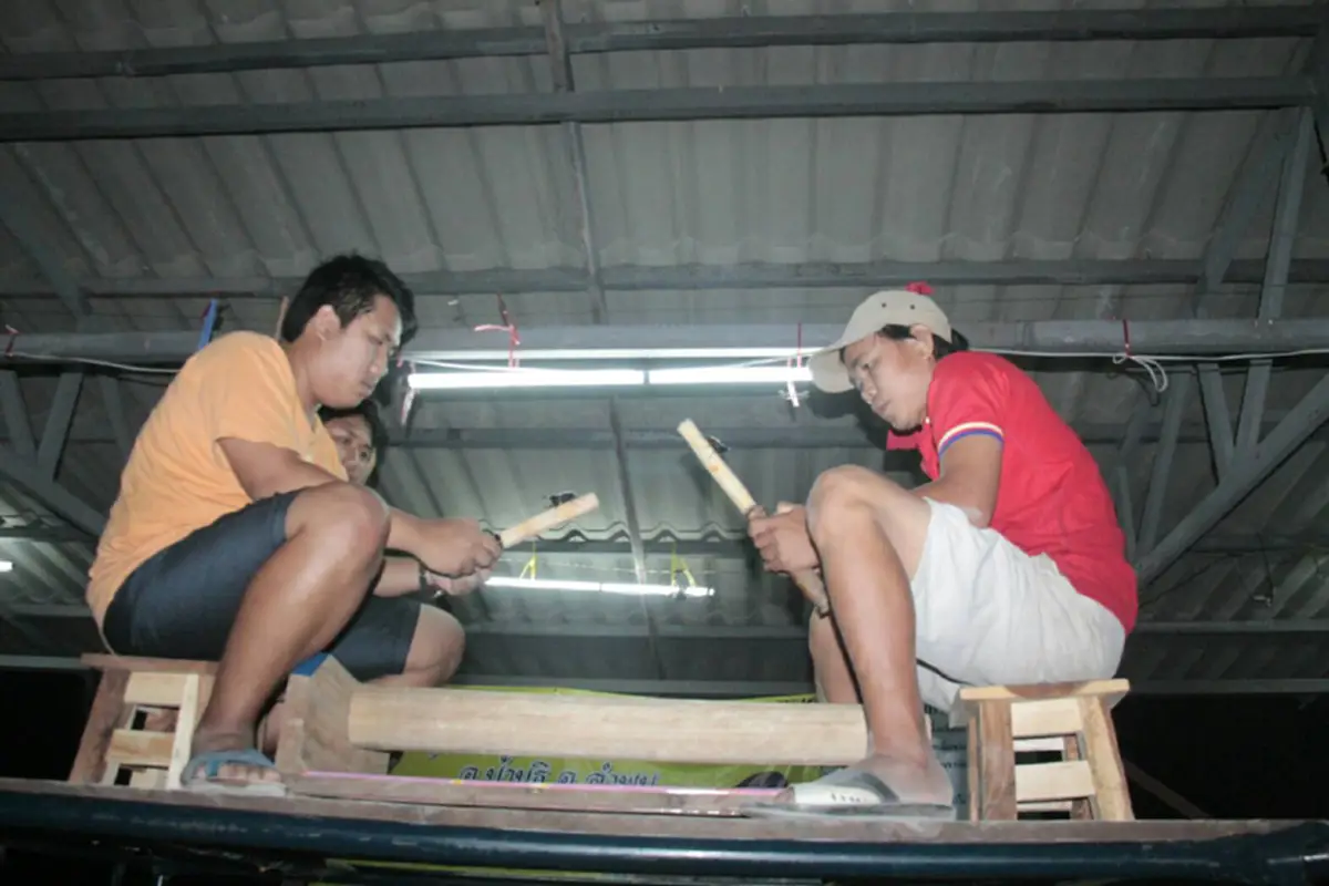 1 ปี มีแค่ครั้งเดียว!! กีฬาพื้นบ้าน "ชนกว่าง"  ศึกเขาชนเขา ผู้ชนะนำเงินเดิมพันเข้าการกุศล!! (มีภาพ)