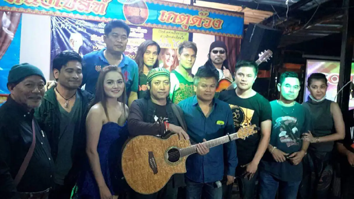เปิดตัว!! "น้องหนึ่ง พรอุมา" สุดชื่นมื่น!! นักร้อง-นักแต่งเพลง ร่วมยินดีเพียบ ณ ครัวศิลปินใต้ดิน!!