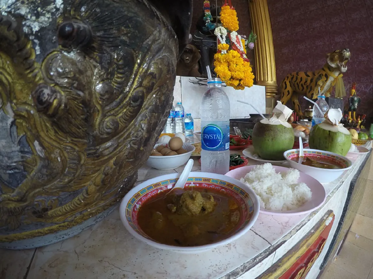 ไม่เชื่ออย่าลบหลู่ "พ่อตาโต๊ะแซะ" สัญญาต้องเป็นสัญญา ผิดสัญญาเจอดีแน่ !!! (ชมคลิป)