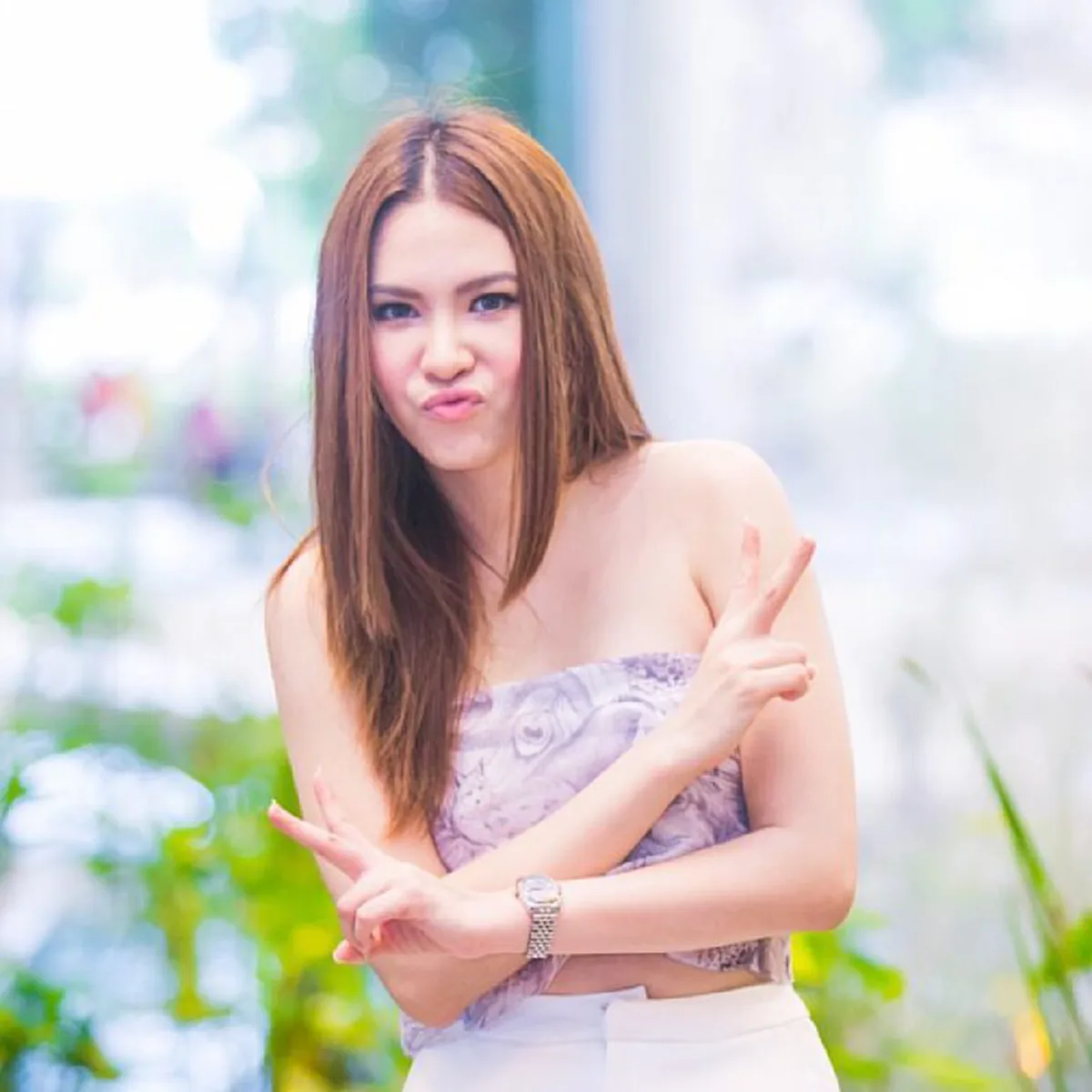 ลือกันให้แซด!!! ว่ากันว่า พระเอกไม้เลื้อย "ชาคริต" แอบย่องควง "ดาราสาว" คนนี้ ขึ้นดินเนอร์บนดาดฟ้าโรงแรมหรู ???
