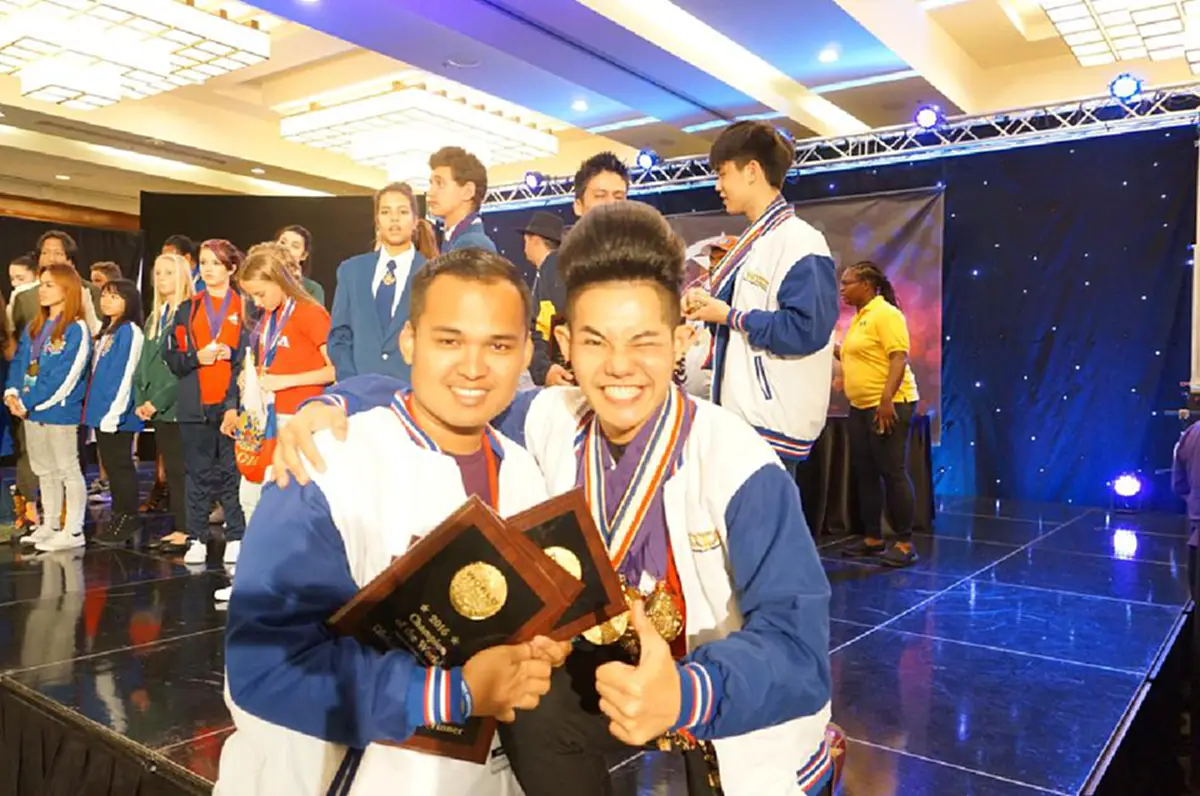 เก่งสมชื่อ‬ เก่ง ธชย กวาด 14 เหรียญทอง 5 โล่รางวัล จากการประกวด WCOPA 2016 ทั่วโลกยกนิ้วให้ (ชมคลิป)