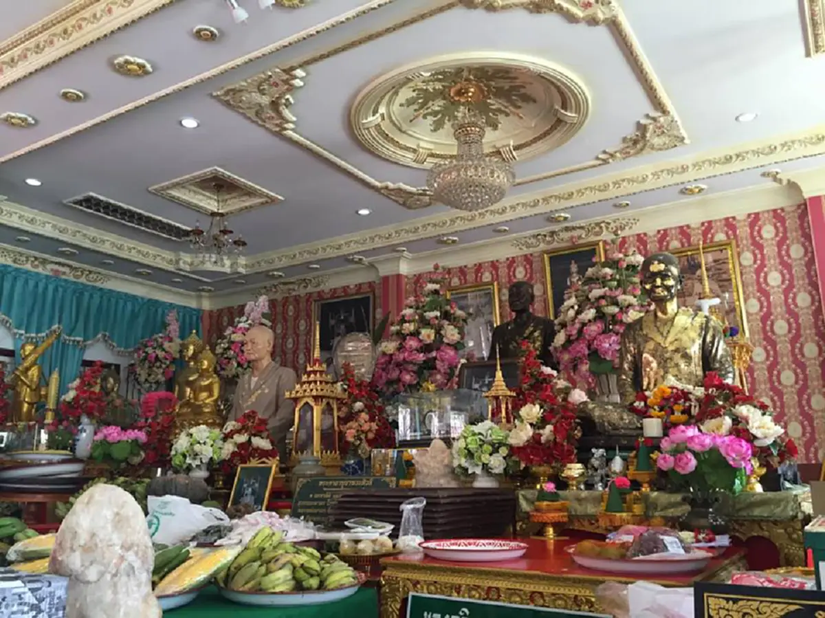 ปาฏิหาริย์!! แม่ชี "บุญเรือน โตงบุญเติม" เห็นแม่ชีเดินตากฝนแต่เหลือเชื่อกลับเป็นแบบนี้(มีคลิป)