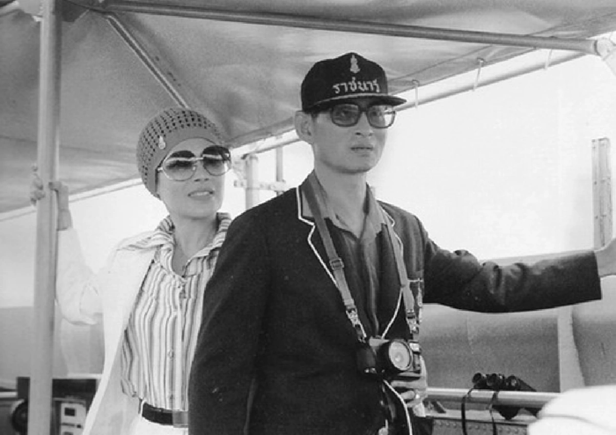 ย้อนชมภาพถ่ายสมเด็จพระนางเจ้าสิริกิติ์ฯ โดยฝีพระหัตถ์ของพระบาทสมเด็จพระเจ้าอยู่หัวในพระบรมโกศฯ (มีภาพ)