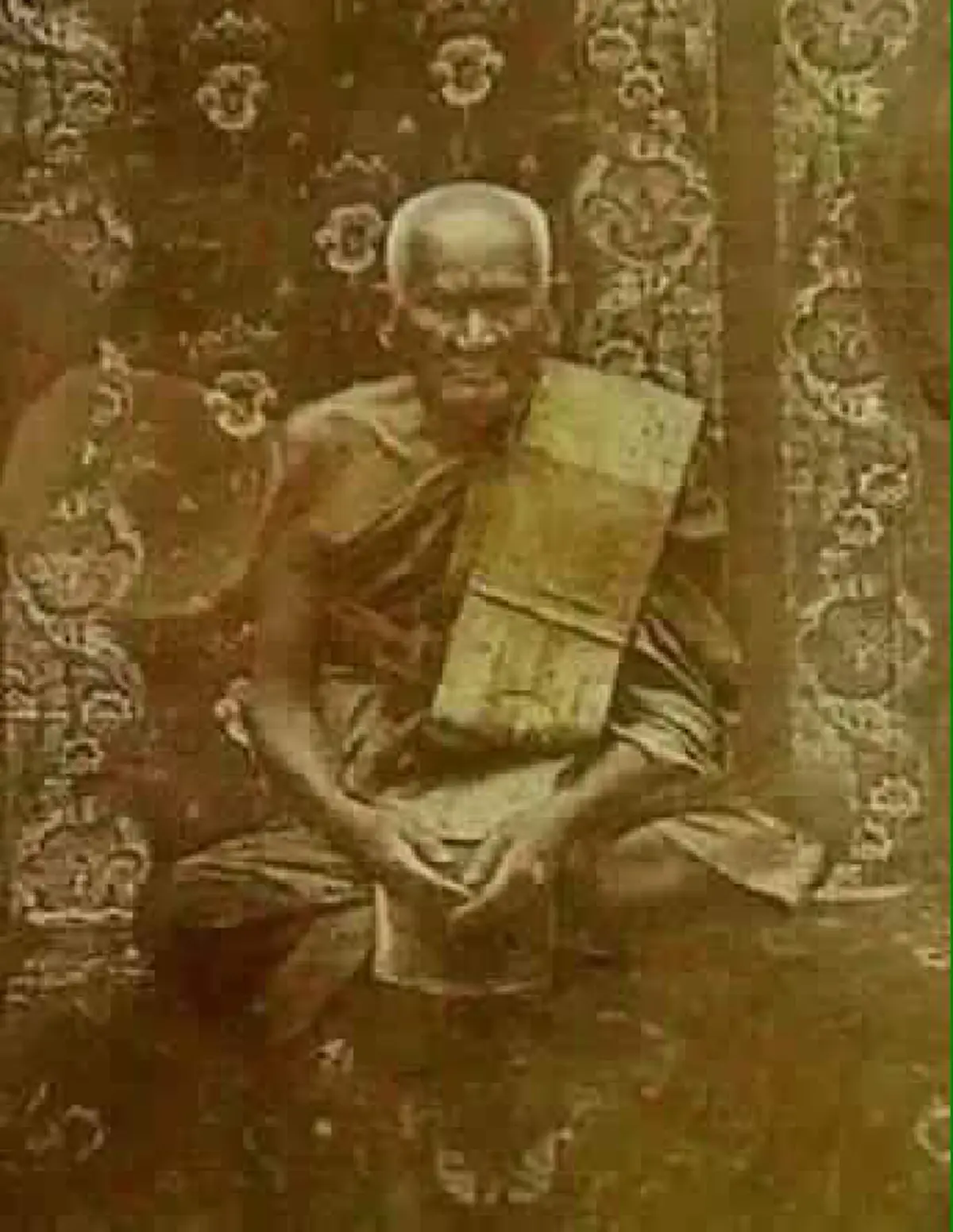 อัศจรรย์ยิ่ง!! "ลูกประคำ หลวงพ่อเงิน วัดบางคลาน" ช่วยไว้!โจรอาวุธครบมือยังปล้นไม่สำเร็จ!!!