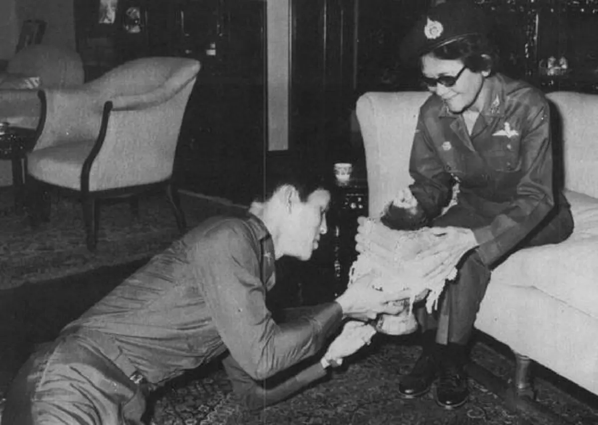 รวม 32 เรื่องราวประทับใจ สมเด็จพระบรมโอรสาธิราชฯ ทรงปฏิบัติพระราชกรณียกิจเพื่อทรงแบ่งเบาพระราชภาระของในหลวง รัชกาลที่ 9 (ภาพชุด+รายละเอียด)