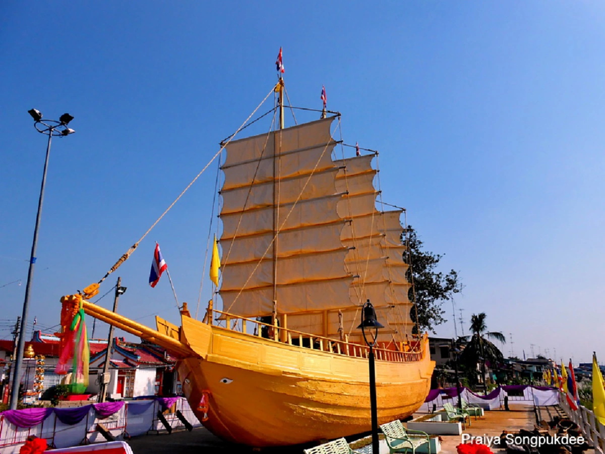 แลนด์มาร์คใหม่ ! "เรือสำเภาทองมโนรมย์" ชมวิวริมเจ้าพระยา จ.ชัยนาท สวยงามยักษ์ใหญ่ ดึงดูดนักท่องเที่ยว (ชมภาพ)