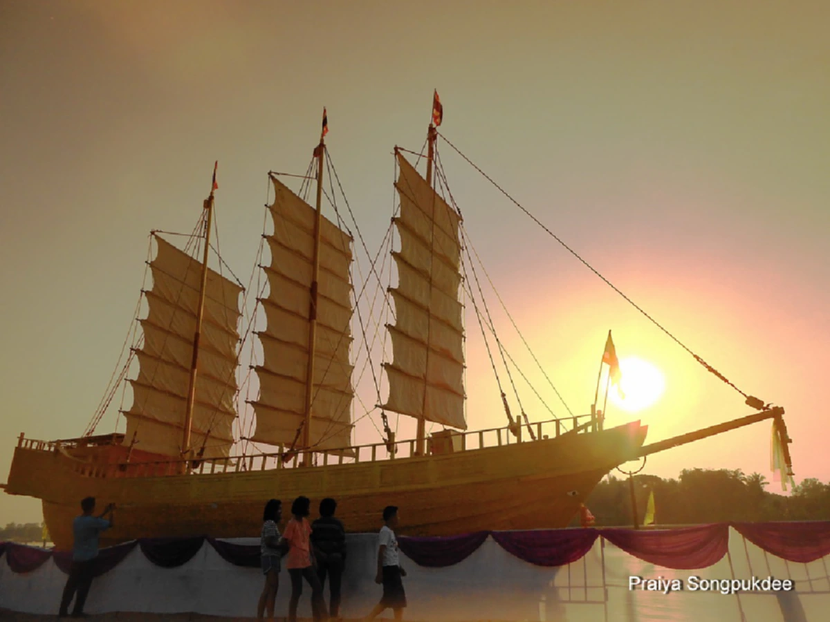 แลนด์มาร์คใหม่ ! "เรือสำเภาทองมโนรมย์" ชมวิวริมเจ้าพระยา จ.ชัยนาท สวยงามยักษ์ใหญ่ ดึงดูดนักท่องเที่ยว (ชมภาพ)