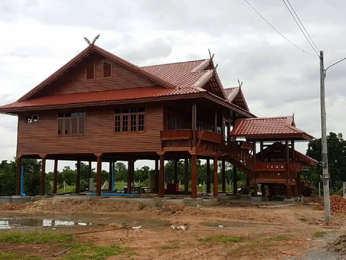 จำได้มั๊ย!!  บ้านเรือนไทยพายุพัดพังในพริบตา มาใหม่แข็งแรง มั่นคงกว่าเดิม จะอยู่ไปเสียวไปหรือไม่!?