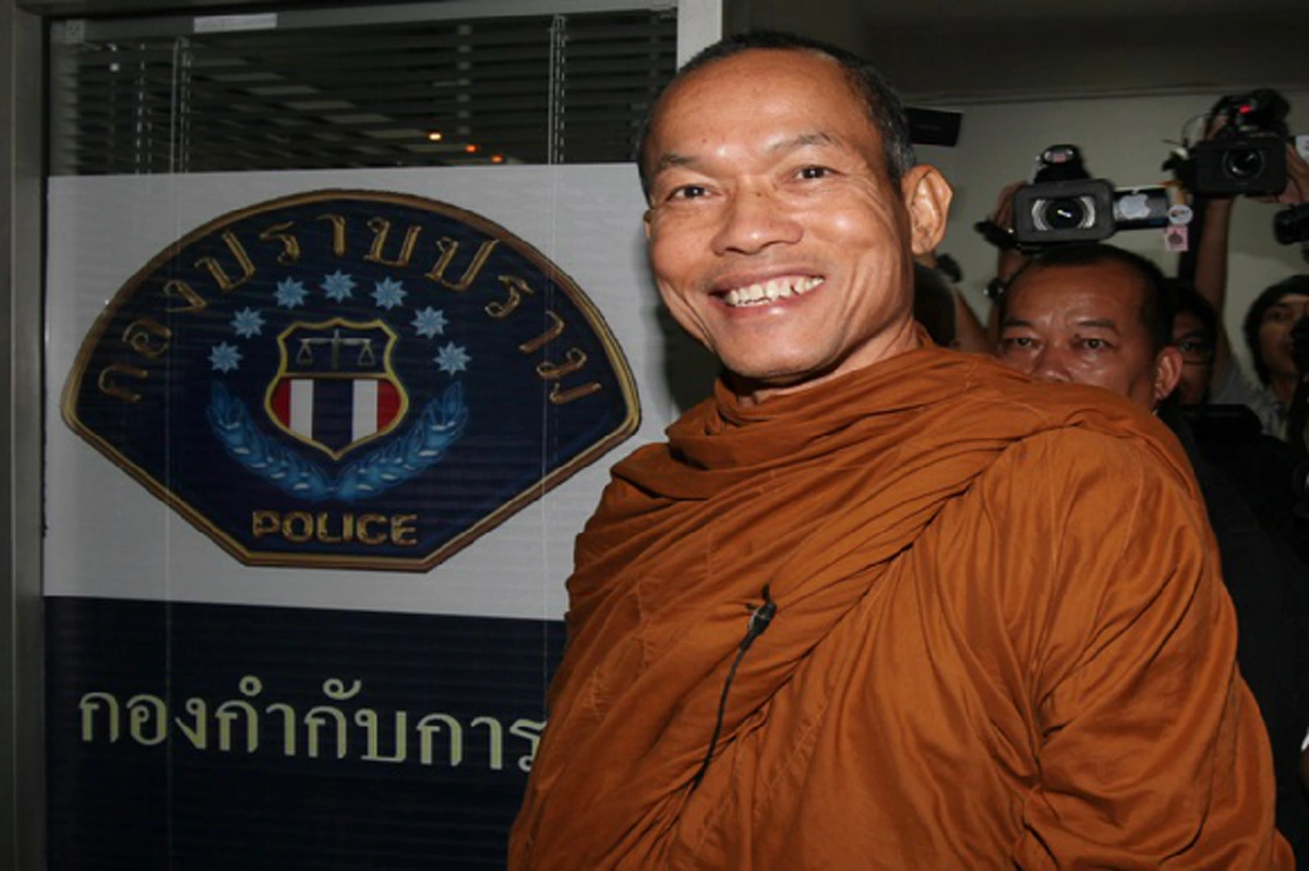 โถ... โถ... โถ... ช่างน่าสงสารนัก  หลวงปู่ฯ ตั้งตัวละคร ราชสีห์กับหนู ไม่รู้ตั้งใจแขวะ องอาจ หรือใครรึเปล่า!!!
