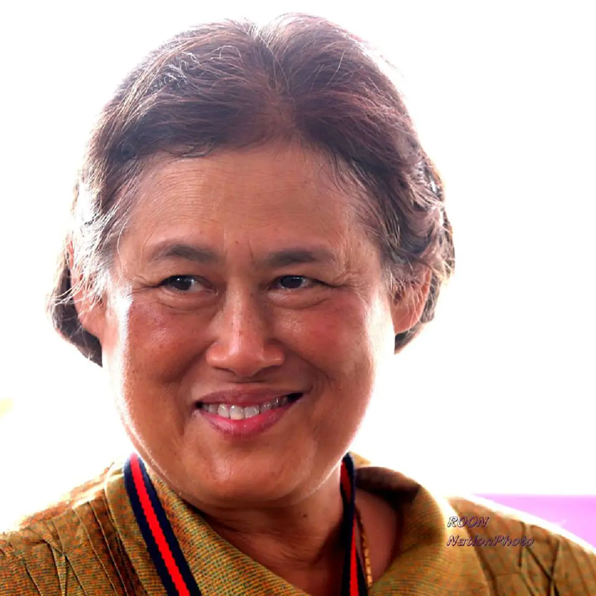 "แย้มพระสรวล...เปื้อนพระเสโท..."  เมื่อสมเด็จพระเทพฯ ทรงเสด็จพระราชดำเนินงาน "ของดีเมืองนรา" 