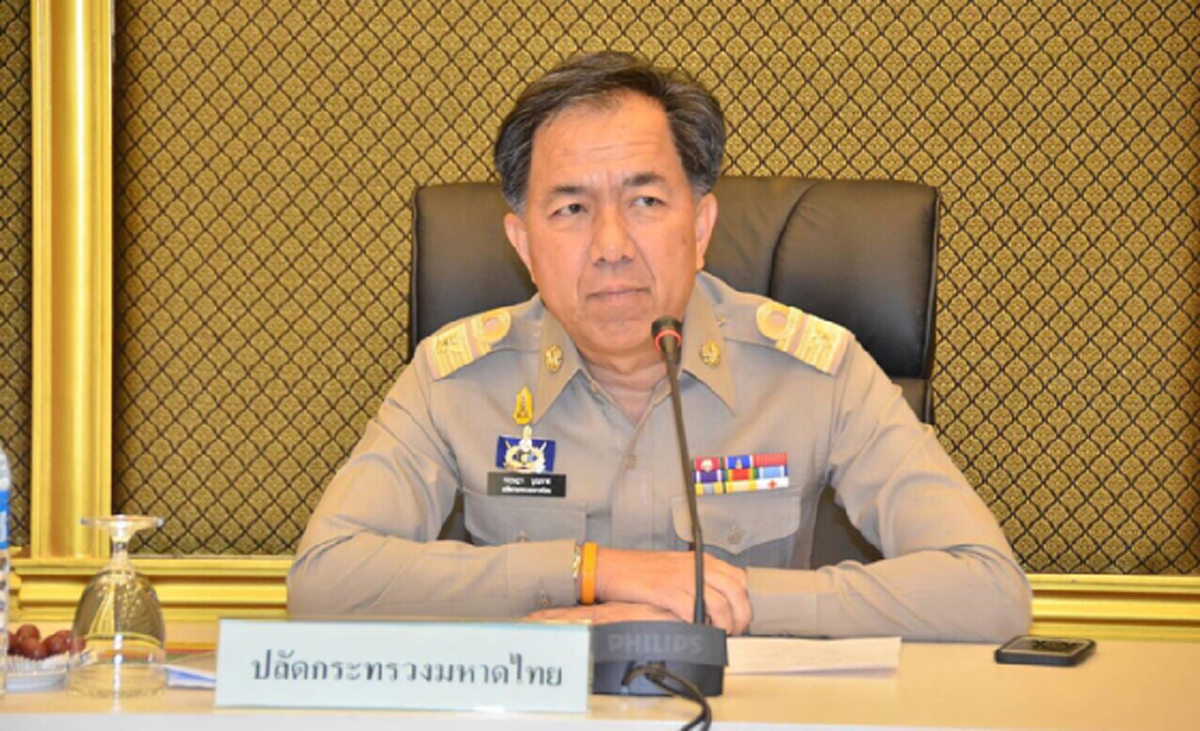 พรุ่งนี้หลั่งไหลแน่!!! มท.ประเมินตัวเลขคนตจว.เดินทางเข้ากราบพระบรมศพกว่า 2 แสน ย้ำอปท.อย่าฉวยโอกาสคัดแต่เฉพาะพรรคพวกตัวเอง