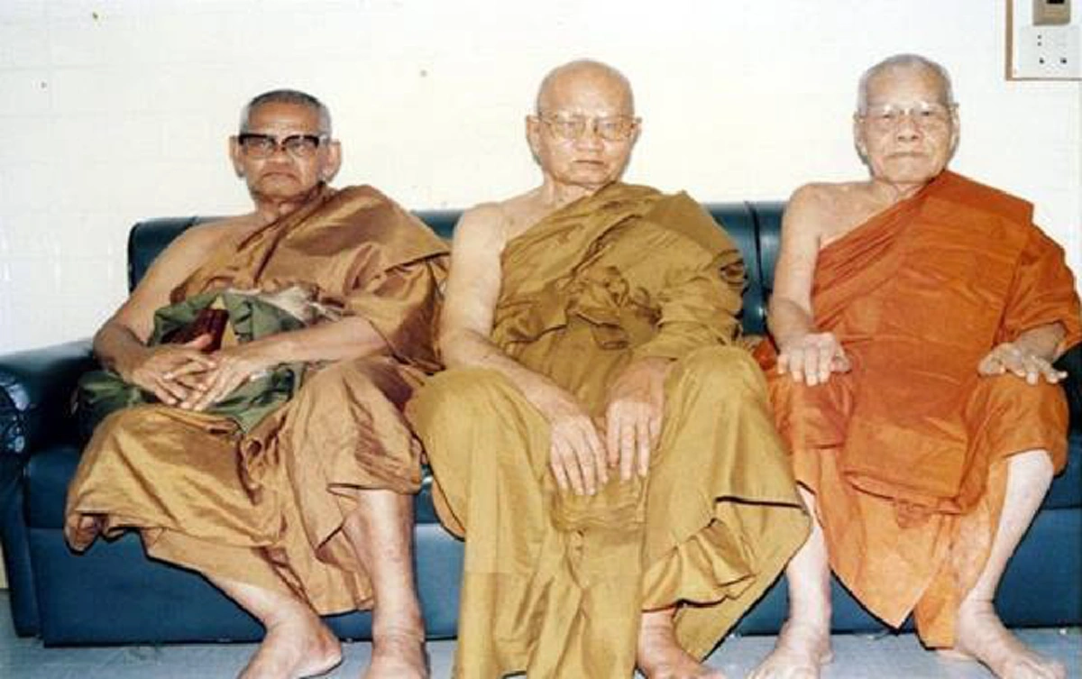 เมื่อ"อ.โสมทัต" ลองของ กับสามเกจิดัง หลวงพ่อมี - หลวงพ่อเมี้ยน -หลวงปู่ทิม บอกได้คำเดียวว่าขลังมาก! ศักดิ์สิทธิจริง! แม้แต่อ.โสมทัตยังต้องศรัทธา !