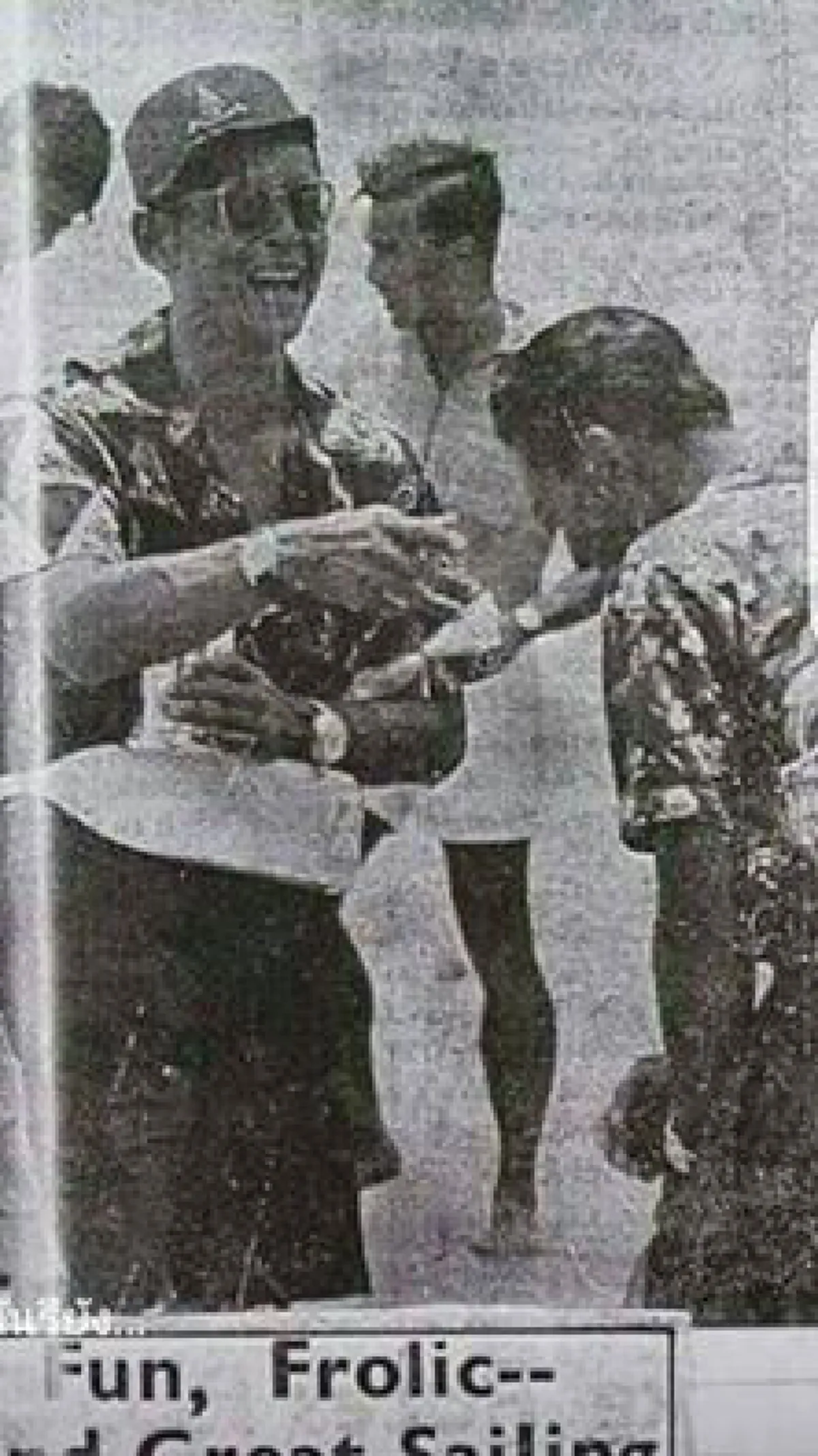 รู้คำตอบแล้ว!! ภาพพระบรมฉายาลักษณ์ "ในหลวง ร.9" ทรงพระสรวลกว้าง สาเหตุเพราะเรื่องใด!!