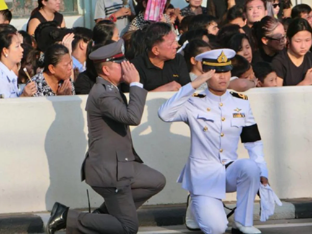 เปิดหัวใจ "แม่เรือโทชารวี" ทหารของพระราชาผู้ยืนหยัดปฏิบัติหน้าที่สำคัญสุดชีวิต ผ่านคำพูดสุดซึ้งฟังแล้วถึงกลั้นน้ำตาไม่อยู่...?