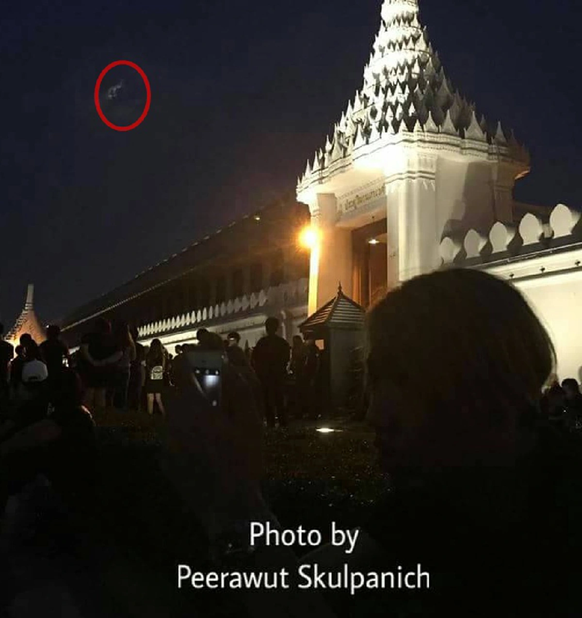 เลข 9ไทย บนท้องฟ้า เสมือนว่าพ่อหลวงมองเรา ทั้งกลางวันและกลางคืน ย้อนภาพมหัศจรรย์ก้อนเมฆเป็นรูปพ่อหลวง ร.9  ที่เคยเกิดขึ้นในอดีต