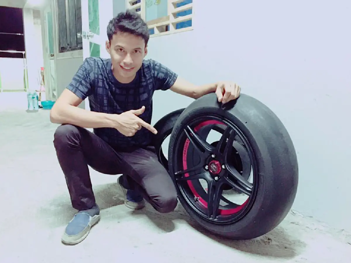 มาแล้วตามคำเรียกร้อง!!!หนุ่มลำพูนประกาศขายมอเตอร์ไซค์ไฟฟ้า1.9แสนบาทขาดตัวจากไอเดียเด็กไทย!!บอกเลยว่าสุดยอด(มีคลิปทดสอบ)