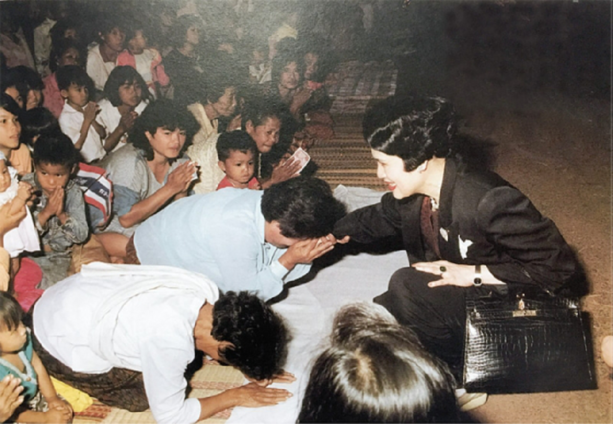 "สมเด็จพระนางเจ้าสิริกิติ์" แม่ ผู้ดูแลลูกนับล้านชีวิต แม่ ผู้ทรงงานหนักที่สุดในโลก (ชมภาพ)