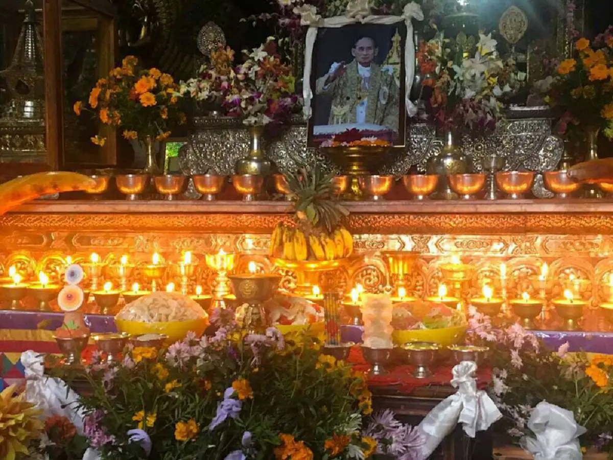 ประชาชน ภูฏาน ทั้งประเทศ สดุดีพระเกียรติคุณ ร่วมไว้อาลัย ในหลวง รัชกาลที่ 9...หลากหลายเหตุผลที่เรารักพระองค์ท่าน
