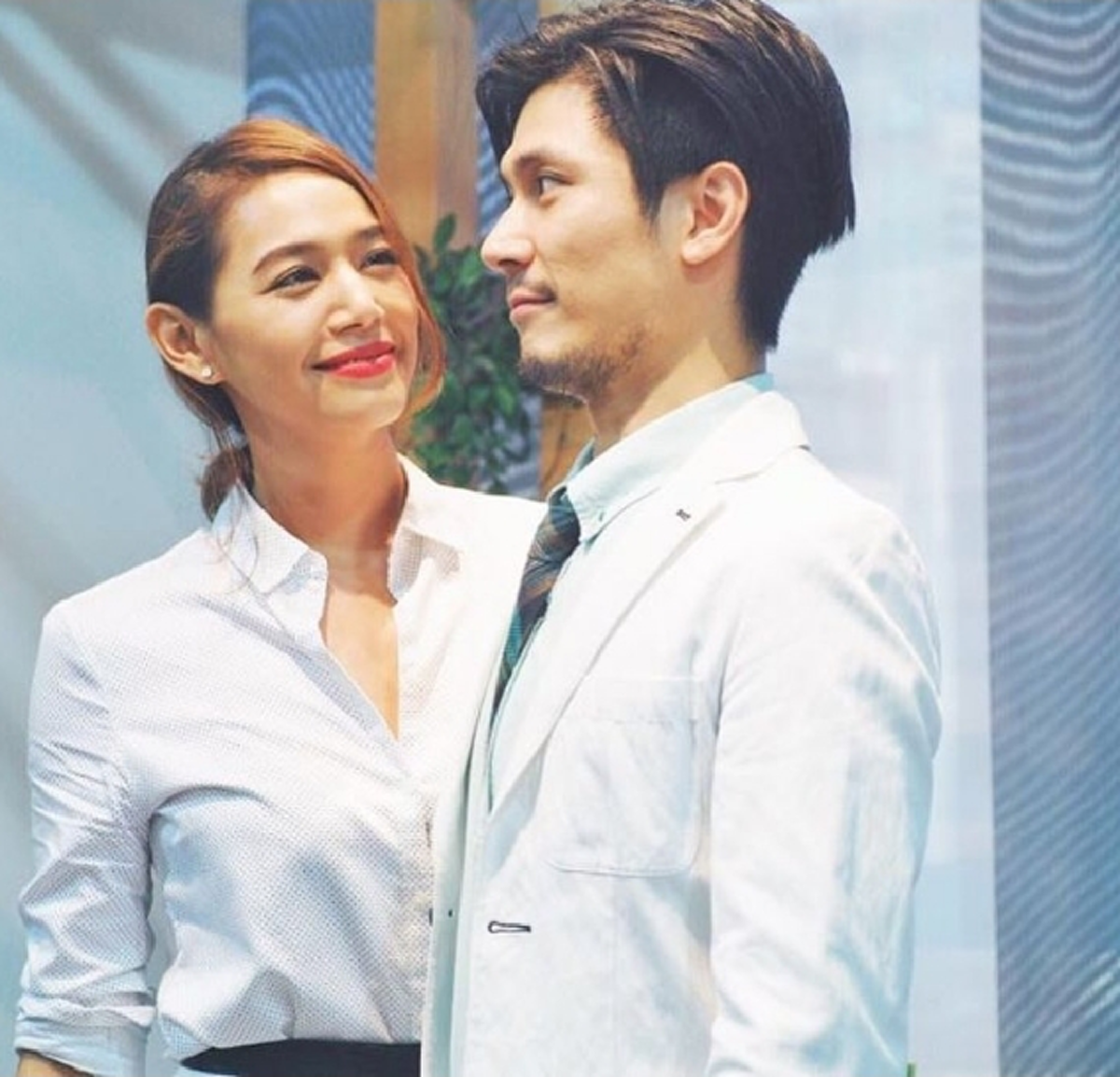 รู้สึกดีเหมือนมีเมียใหม่!!! "นุ่น" หั่นตัดผมสั้นลดอายุ เอาใจ "ท็อป"