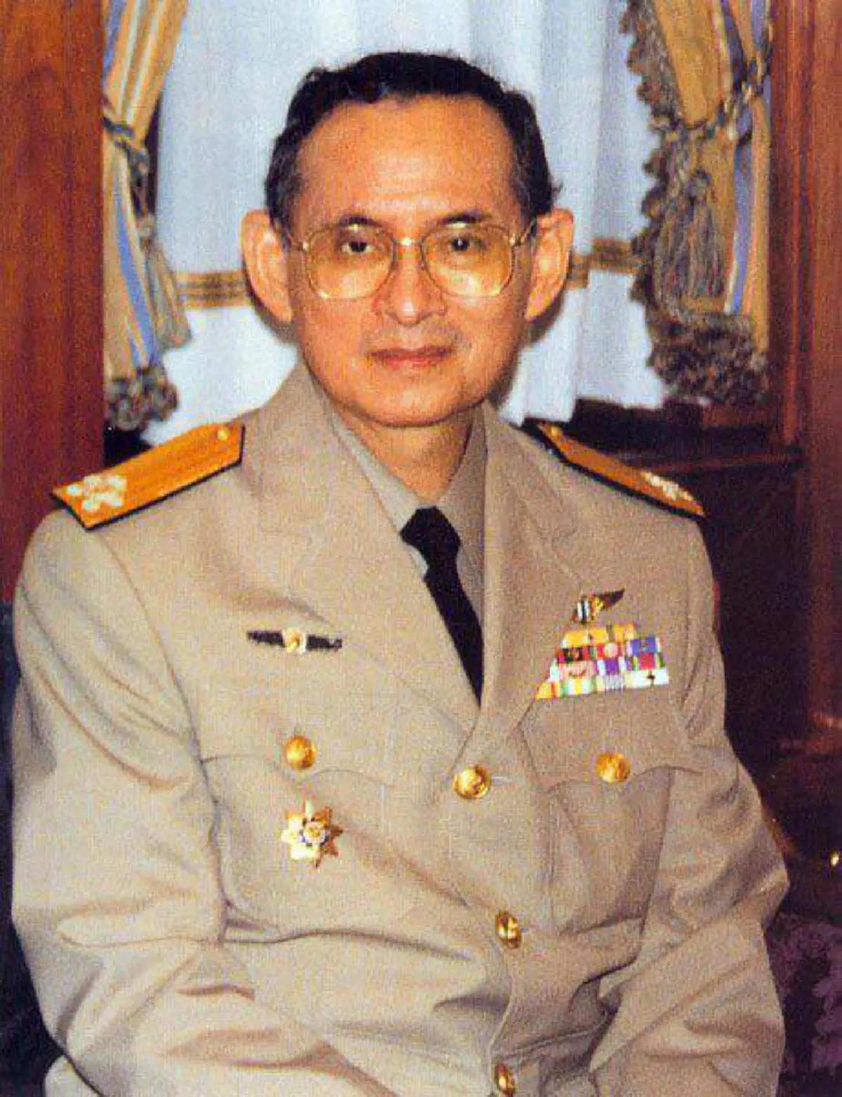 ความสำคัญของวันที่ 5 ธันวาคม เพราะทุกข์ของประชาชน คือทุกข์ของพระราชา เมืองไทยจึงร่มเย็นเป็นเพราะพระบารมี 