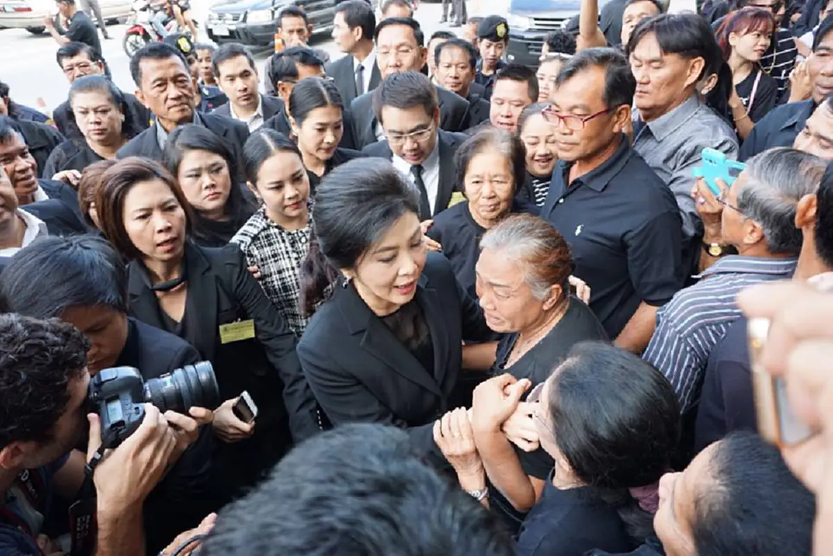 ดราม่ามาเต็ม !!! "ยิ่งลักษณ์" โพสต์  ช่วงนี้เป็นช่วงหนักหนาของชีวิตเธอ... และรู้สึกตื้นตันใจจนพูดอะไรไม่ออก 