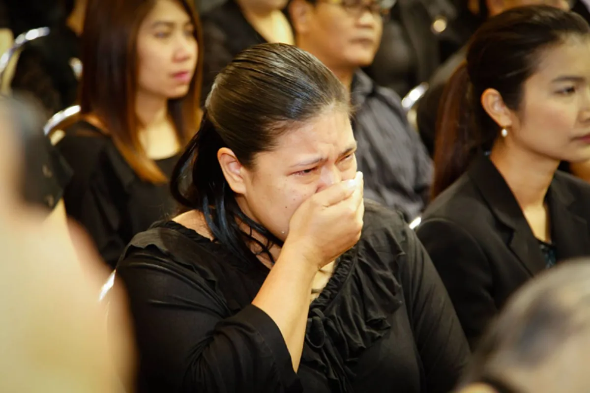 บีบหัวใจ.. "อ.ธนิสร์" เป่าขลุ่ยบรรเลงเพลงพระราชนิพนธ์ ถวายอาลัย "ในหลวง ร.๙" ผู้ชมกลั้นน้ำตาไว้ไม่อยู่!! 