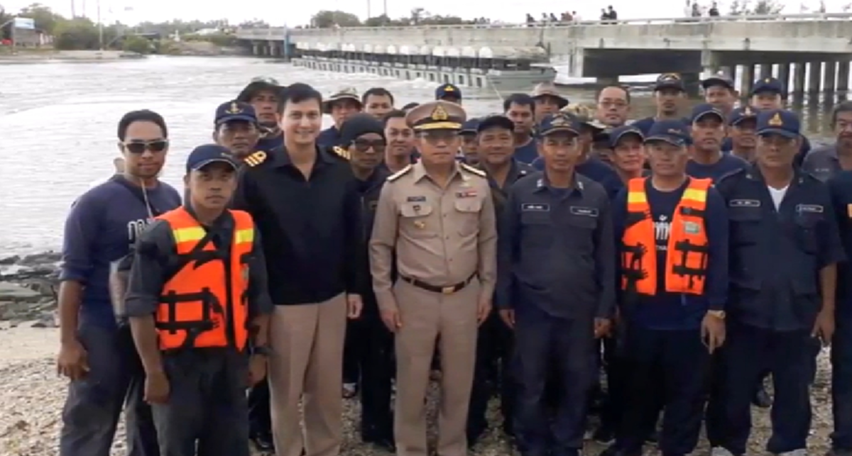 ทั้งแรงกายแรงใจ!!! กองทัพเรือ แต่งเพลง "กองทัพเรือ เพื่อประชาชน" ส่งต่อกำลังใจให้พี่น้องประสบอุทกภัยภาคใต้ ให้รู้ไว้พวกคุณยังมีเรา..(ชมคลิป)