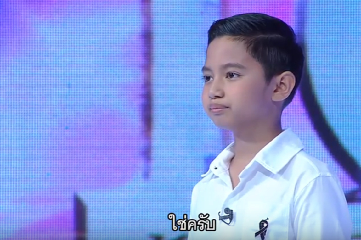ถึงกับทึ่งทั้งสตูฯ!!! เมื่อ "ขุนคิม" หนูน้อยผู้เดินตามรอย "ขุนอิน" ขึ้นเวทีโชว์ "เดี่ยวระนาดเอก" แบบปิดตา บอกเลยเป๊ะระดับขั้นเทพ!!! (ชมคลิป)