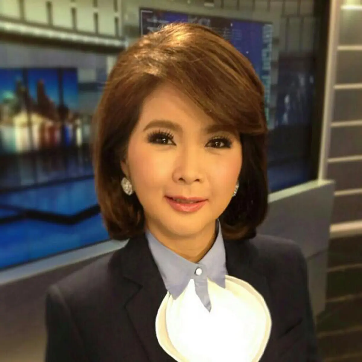  "ต๊ะ นารากร" โพสต์โชว์ถ้วยรางวัล "พูดเป็นอาชีพ"  40 กว่าปี แต่ไม่กล้าบอกว่าเป็น "นักพูด" พร้อมบอกคุณสมบัติของนักพูดที่ดี!!!