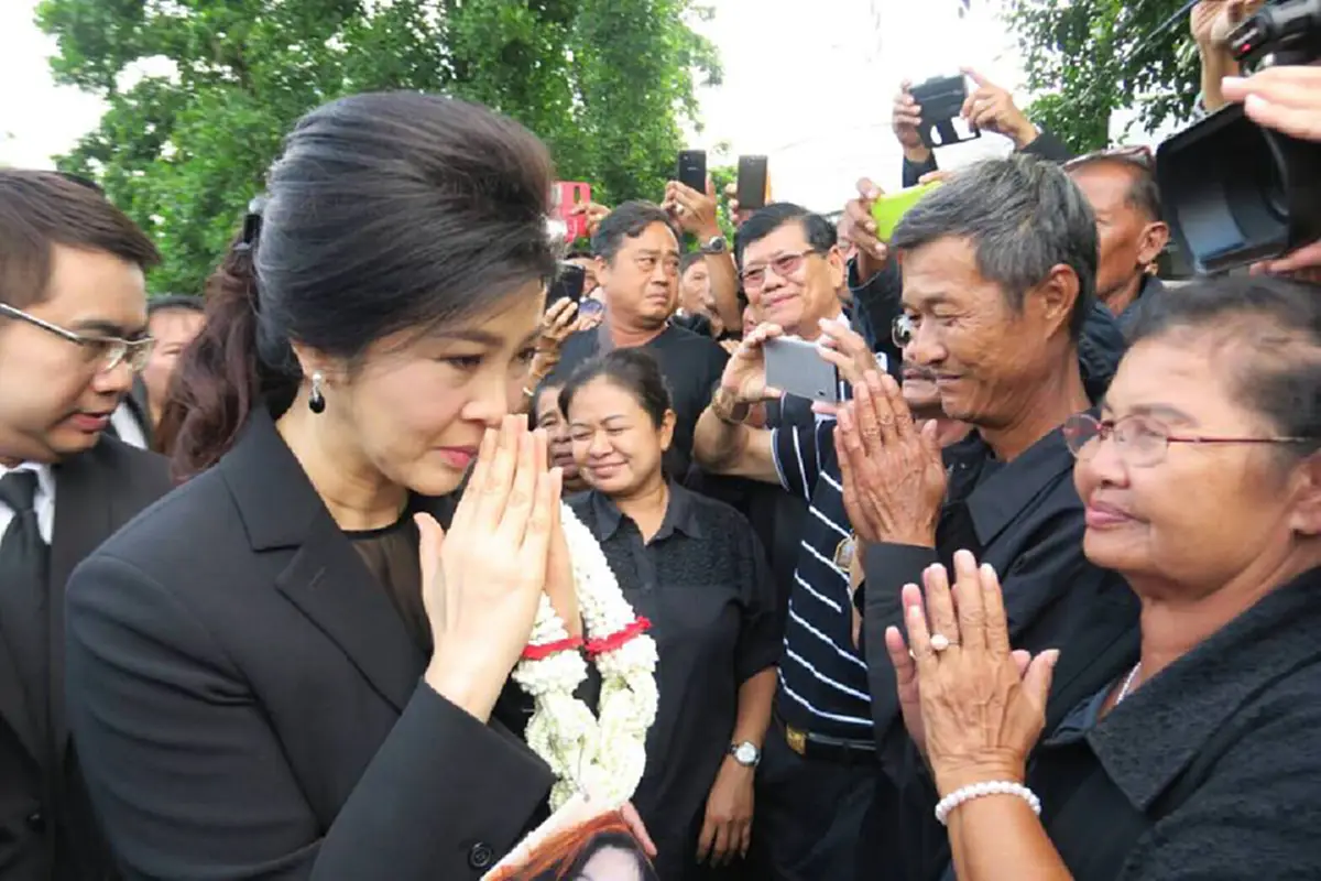 ดราม่ามาเต็ม !!! "ยิ่งลักษณ์" โพสต์  ช่วงนี้เป็นช่วงหนักหนาของชีวิตเธอ... และรู้สึกตื้นตันใจจนพูดอะไรไม่ออก 