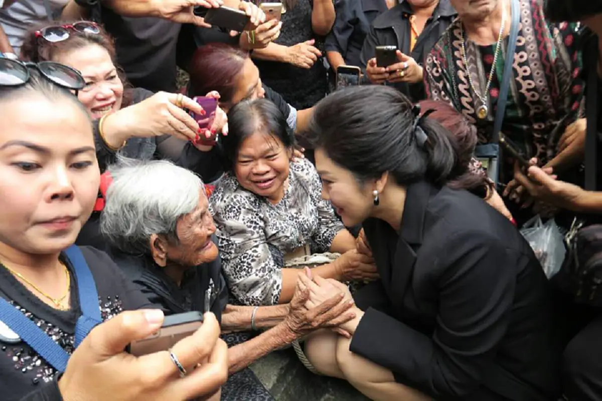 ดราม่ามาเต็ม !!! "ยิ่งลักษณ์" โพสต์  ช่วงนี้เป็นช่วงหนักหนาของชีวิตเธอ... และรู้สึกตื้นตันใจจนพูดอะไรไม่ออก 