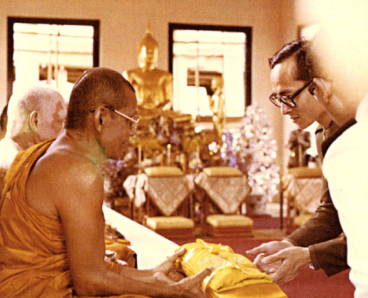 พระราชปุจฉาวิสัชนาธรรมระหว่าง ในหลวง กับ หลวงพ่อฤาษีลิงดำยิ่งอ่าน ยิ่งปลื้มปีติ