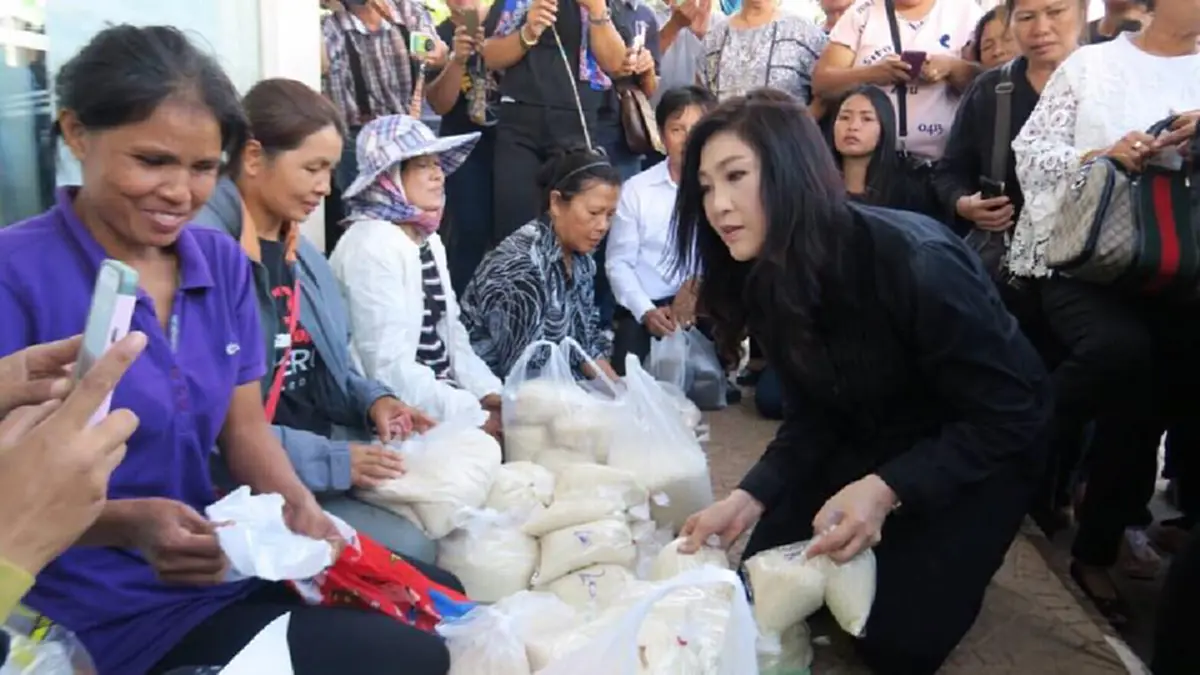 อีเว้นท์จบแล้วหรือ!! "สนช.สมชาย"ปลื้มรร.ดังเมืองกรุงเปิดขายข้าวชาวนาสุรินทร์หมดเกลี้ยง32ตัน อยากเห็นยิ่งลักษณ์โชว์ซื้อให้สุดๆเหมือนยุคจำนำ??