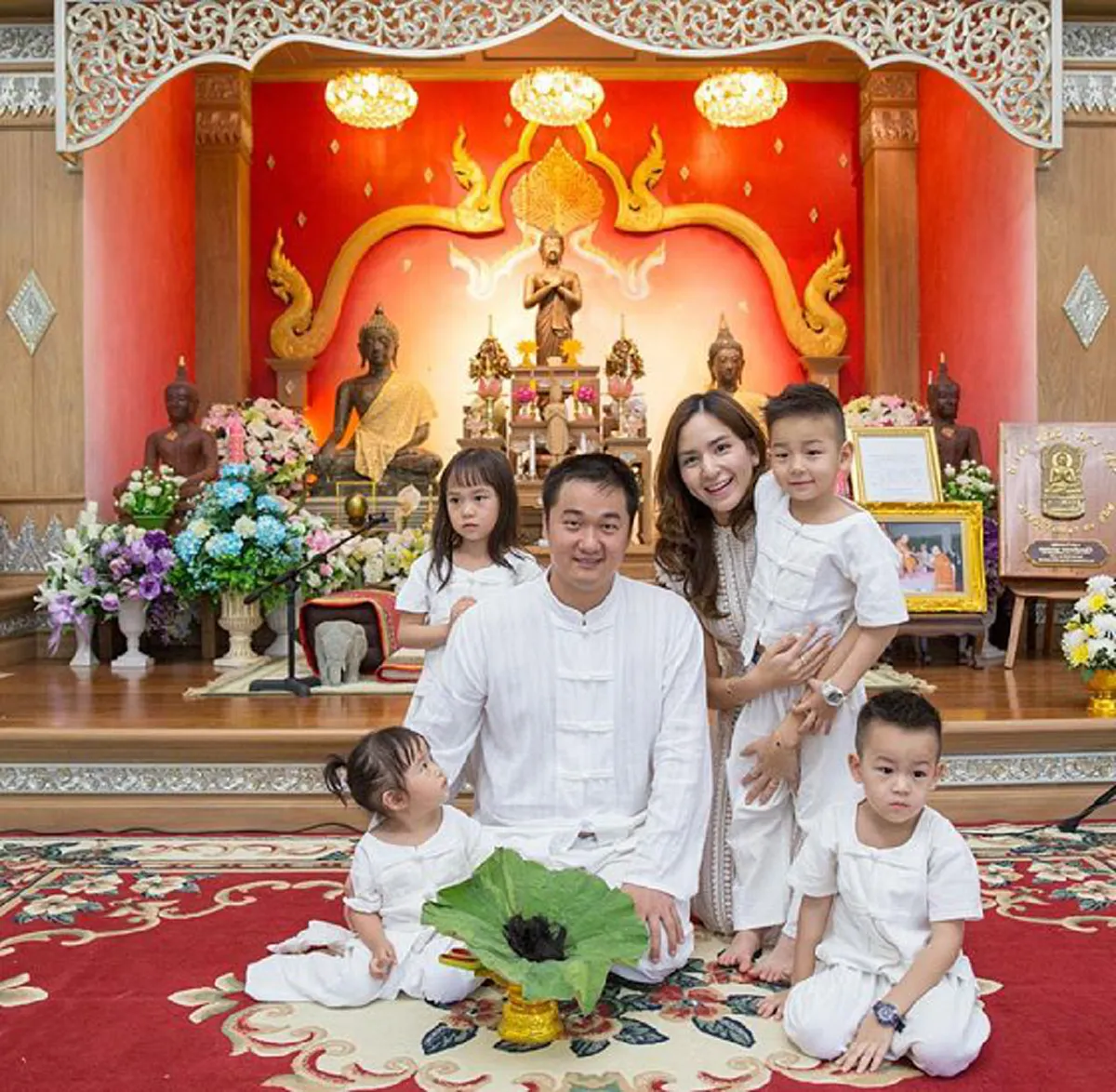 อนุโมทนาบุญสาธุ !!!! "พลอย ชิดจันทร์" สุดปลื้ม "เคน ฮุง" สามีชาวฮ่องกงเข้าอุปสมบทที่เชียงใหม่ ลูกๆร่วมพิธีกันพร้อมหน้าอบอุ่นสุด ๆ !!??!!