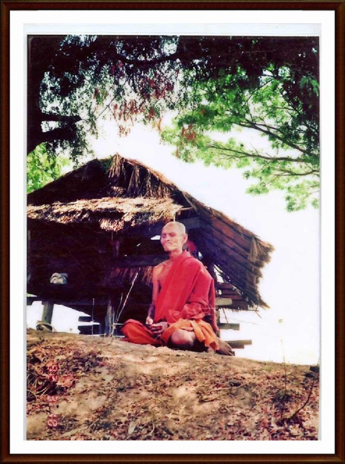 ศรัทธาแห่งอีสานใต้!! "หลวงปู่สรวง" เทวดาเดินดิน ผู้วิเศษแห่งภูตะแบง แคล้วคลาด-ปลอดภัย??