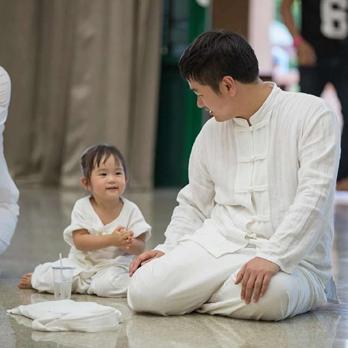อนุโมทนาบุญสาธุ !!!! "พลอย ชิดจันทร์" สุดปลื้ม "เคน ฮุง" สามีชาวฮ่องกงเข้าอุปสมบทที่เชียงใหม่ ลูกๆร่วมพิธีกันพร้อมหน้าอบอุ่นสุด ๆ !!??!!
