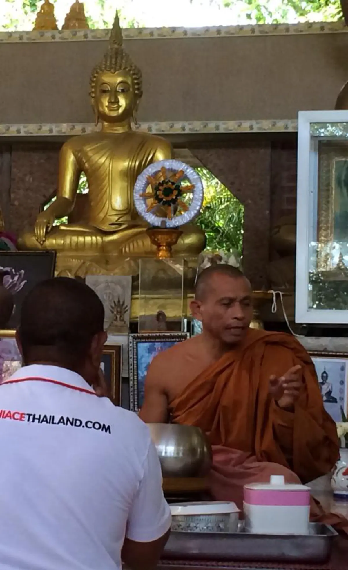 แม้ข้าวราคาตก แต่ชุมชนนี้ไม่มีปัญหา !! วิสาหกิจชุมชมศรีสะเกษ บริหารจัดการข้าว ตามหลักปรัชญาเศรษฐกิจพอเพียง ควบคู่ไปกับการปฏิบัติธรรม ?? 