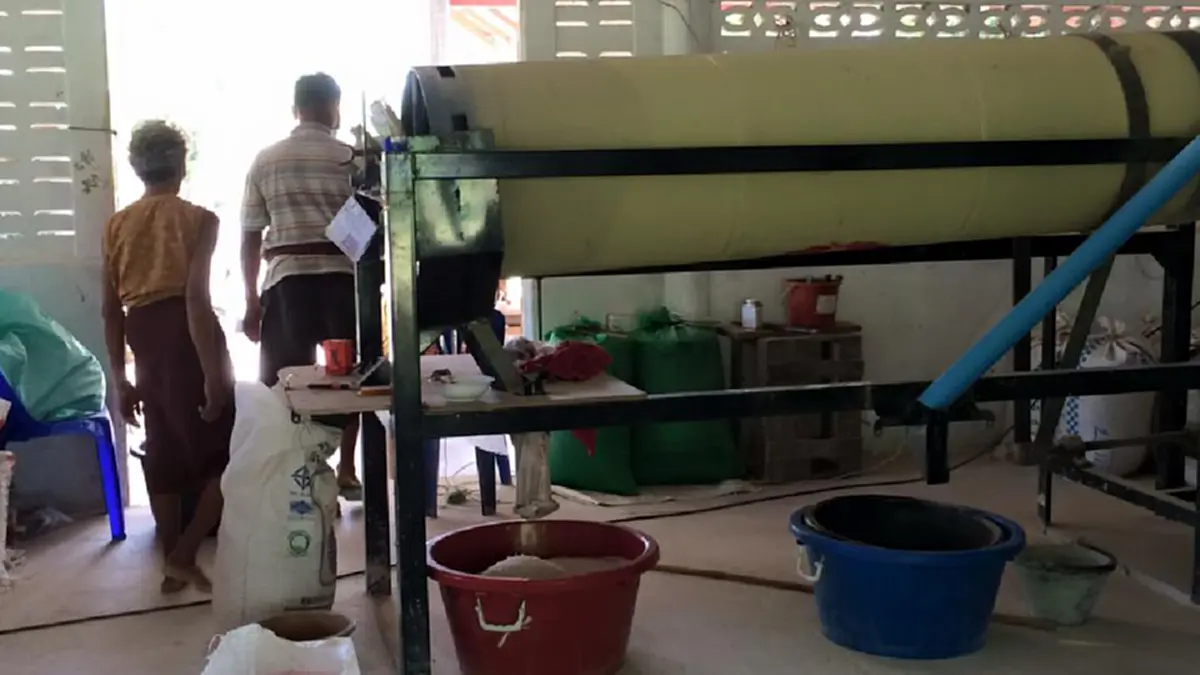 แม้ข้าวราคาตก แต่ชุมชนนี้ไม่มีปัญหา !! วิสาหกิจชุมชมศรีสะเกษ บริหารจัดการข้าว ตามหลักปรัชญาเศรษฐกิจพอเพียง ควบคู่ไปกับการปฏิบัติธรรม ?? 