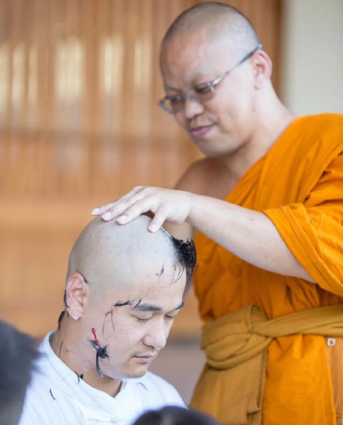 อนุโมทนาบุญสาธุ !!!! "พลอย ชิดจันทร์" สุดปลื้ม "เคน ฮุง" สามีชาวฮ่องกงเข้าอุปสมบทที่เชียงใหม่ ลูกๆร่วมพิธีกันพร้อมหน้าอบอุ่นสุด ๆ !!??!!