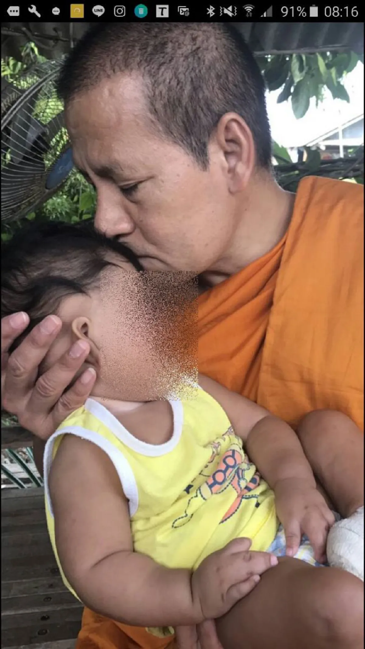 "น่าสงสารที่สุดเลย...โยม" หลวงพี่บิณฑ์เอ่ยขณะช่วยเหลือเด็กน้อยวัย 8 เดือนป่วยสารพัดกรรมรุมเร้า เห็นแล้วเศร้าช่วยได้ช่วยกัน...อนุโมทนาบุญสาธุๆ!!