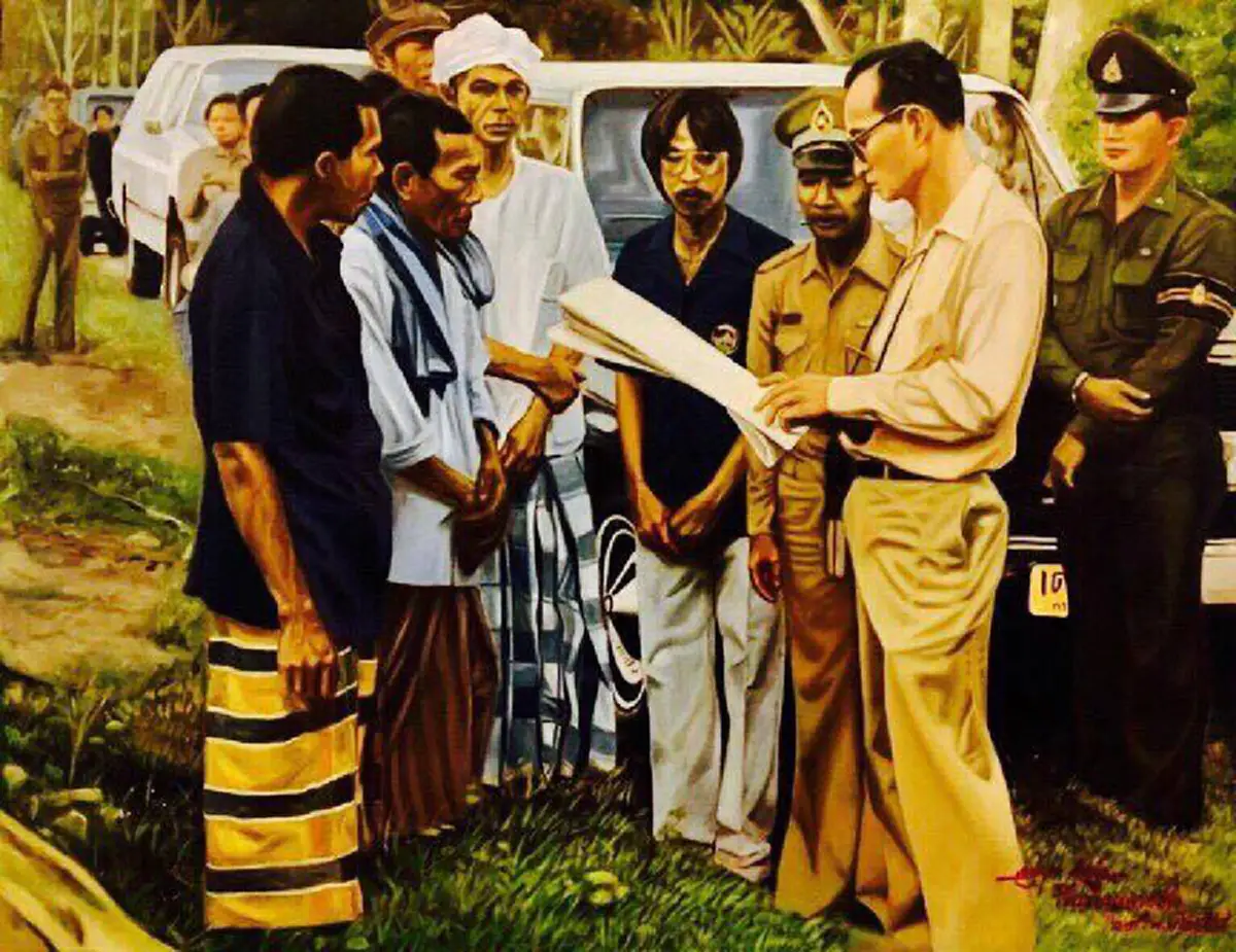 ปลื้มปิติ!!! UN มีมติเอกฉันท์อัญเชิญ "พระบรมสาทิสลักษณ์ ในหลวง ร.๙" ทั้งสองภาพนี้ไปประดิษฐานที่ สนง.ใหญ่เป็นการถาวร (ชมภาพ)