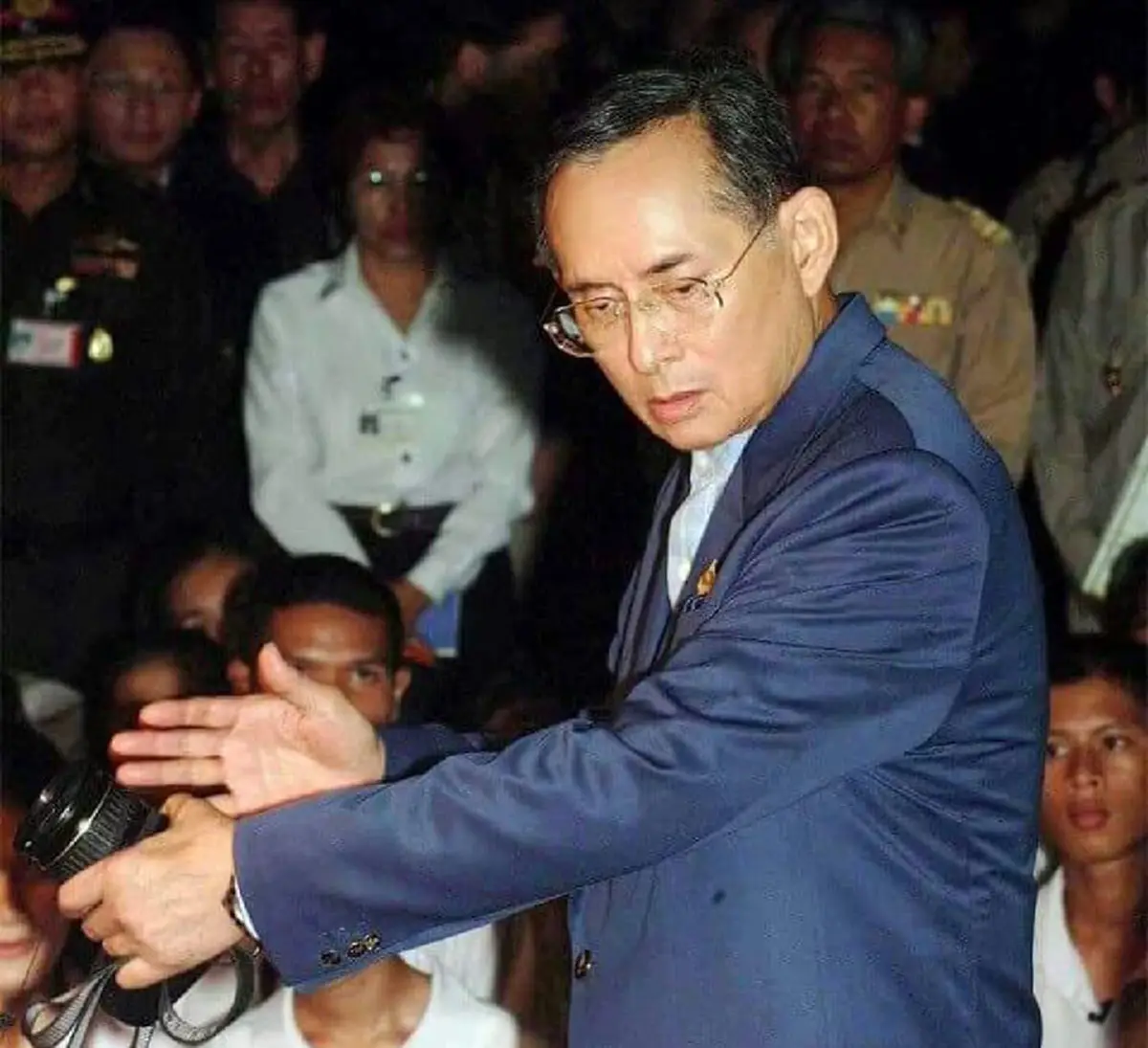 4 ธันวาคม วันที่ทุกคนรอคอย... พระสุรเสียงคุ้นหู พระราชดำรัสของในหลวงร.9 ใน "วันพ่อ" ที่มีแก่คณะบุคคลที่มาเฝ้าฯ ณ ศาลาดุสิดาลัย ครั้งสุดท้าย