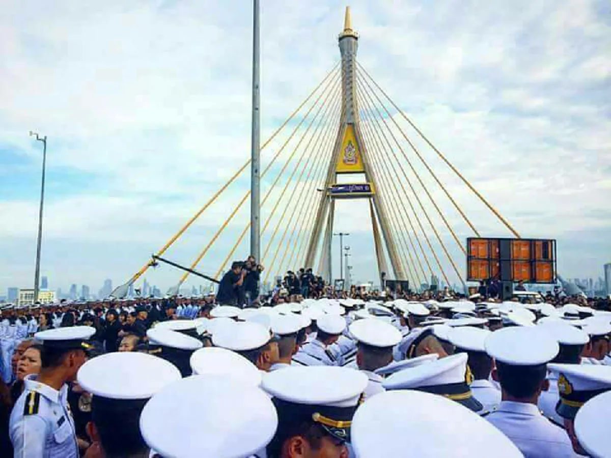 ย้อนชมภาพสุดอลังการ กองทัพเรือ จัดกำลังพล และวงดุริยางค์ราชนาวี ร่วมกิจกรรม "สำนึกในพระมหากรุณาธิคุณ 5 ธันวาคม 2559" (ภาพ+รายละเอียด)