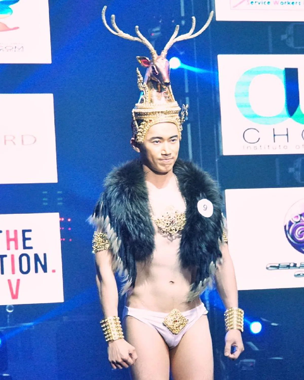 ดราม่าสนั่นเน็ต!! "หนุ่มเกย์" แต่งชุด "กวางทอง" สวมหัวโขน ประกวดรายการ Mr.Gay World Thailand 2017 ชี้ทำเสื่อมวงการนาฏศิลป์ไทย!!