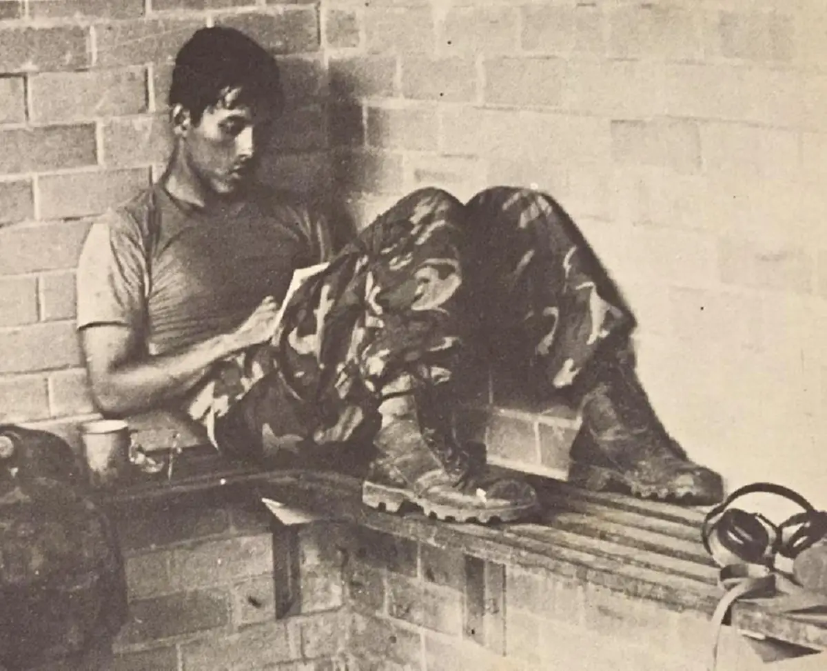 กษัตริย์จอมทัพไทย !!! พระปรีชา "สมเด็จพระเจ้าอยู่หัวมหาวชิราลงกรณ ...เผยภาพทรงเป็นนักเรียนนายร้อย เพื่อผองไทย (มีภาพ)