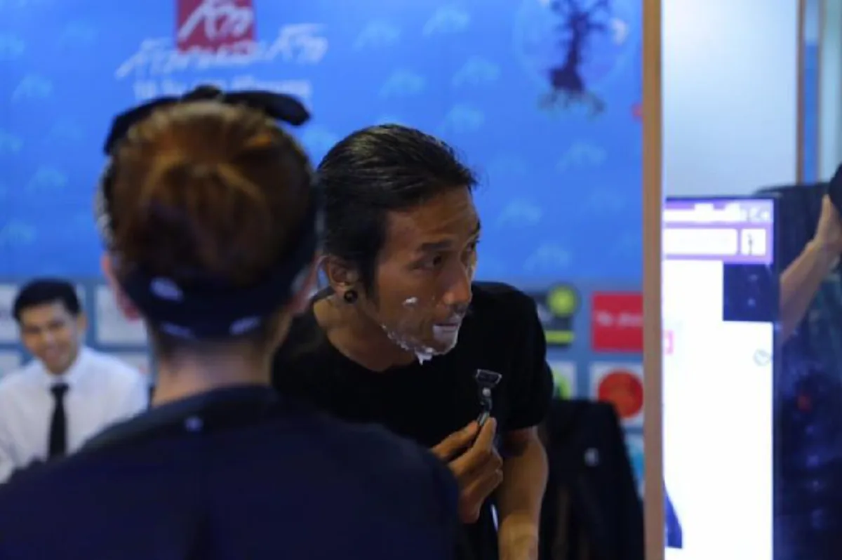 น่ารักอะไรเบอร์นี้ !! "ตูน บอดี้สแลม" โกนหนวด ตามสัญญา ก้อย รัชวิน ยิ้มแก้มปริ ชมแฟนไม่หยุดปาก 14 อีกครั้ง !! (ภาพ) 